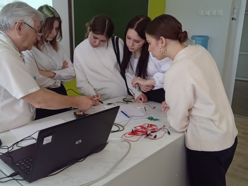 семинар-практикум для учителей, работающих в центрах «Точка роста» Алтайского края.